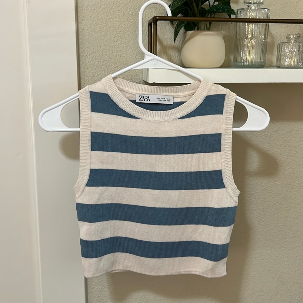 Zara blue and white knit crop top (size small)